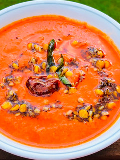 ટોમેટો ચટણી (Tomato Chutney recipe in Gujarati) સાઉથ ઈન્ડિયન સ્ટાઈલ રેસીપી મુખ્ય ફોટો