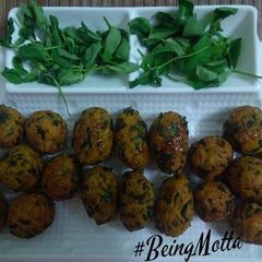 A picture of Methi muthiya.