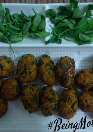 A picture of Methi muthiya.