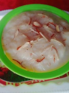 सेवई बादाम खीर (Sevai badam kheer recipe in Hindi) रेसिपी मुख्य फोटो