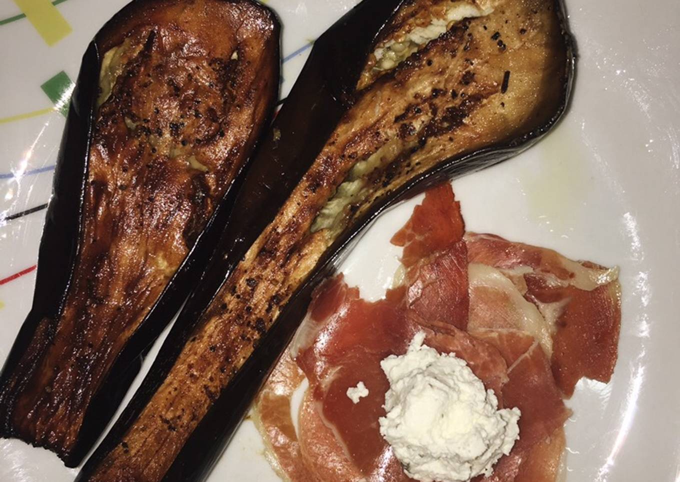 Berenjena al horno con jamón ibérico y queso🍆