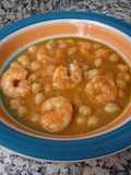 Garbanzos con langostinos en salsa
