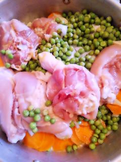 Una foto de Este es un arvejado de pollo receta de mi abuelita