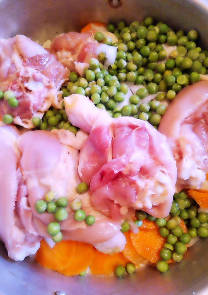 Una foto de Este es un arvejado de pollo receta de mi abuelita