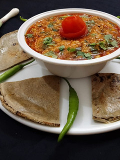 રીંગણ નો ઓળો (Ringan Oro Recipe In Gujarati) રેસીપી મુખ્ય ફોટો