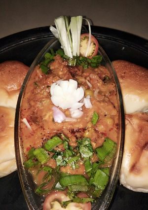 પાઉં ભાજી(Pav bhaji recipe in gujarati) રેસીપી મુખ્ય ફોટો