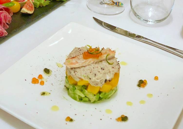 Simple Way to Make Perfect Crabmeat truffle salad with Mango and Avacado