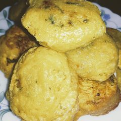 A picture of Aloo Besan Tikki.