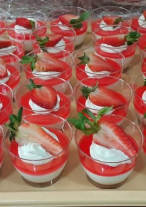 A picture of Strawberry Cheesecake Shots.