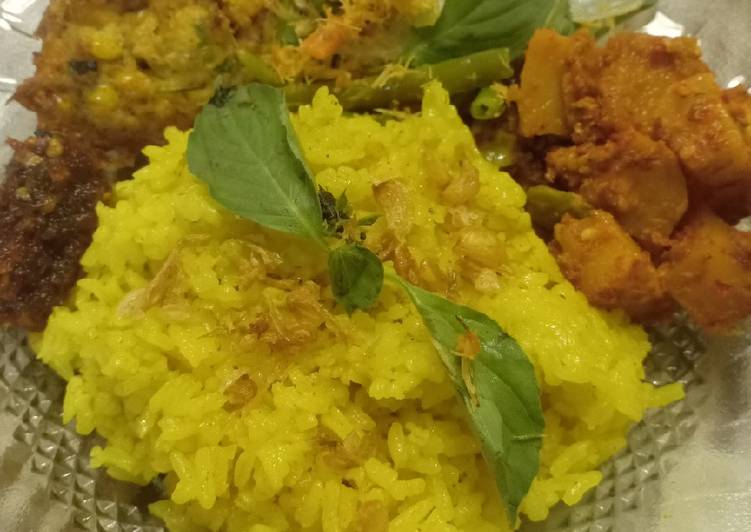 Nasi Kuning Rice Cooker