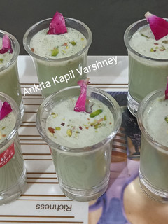 A picture of Dates and paan patta shots.