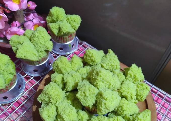 Resep Bolu Kukus Kue Mangkok Pandan  oleh Vionalia Cookpad