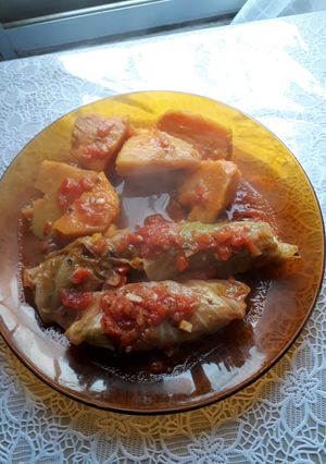 Una foto de Arrolladitos de repollo y carne