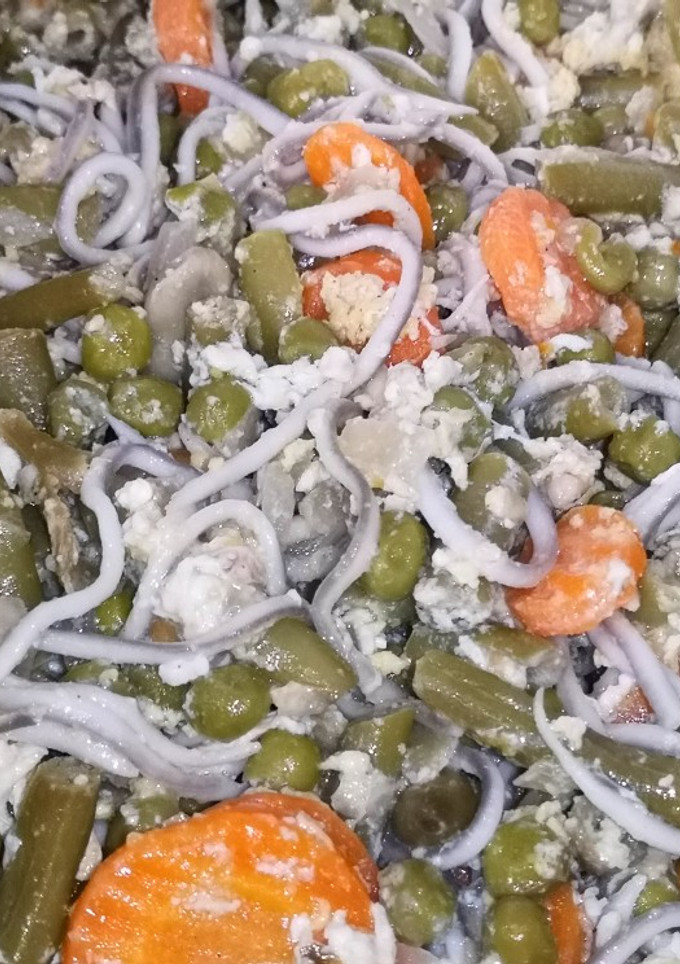 Una foto de Revuelto de menestra y gulas