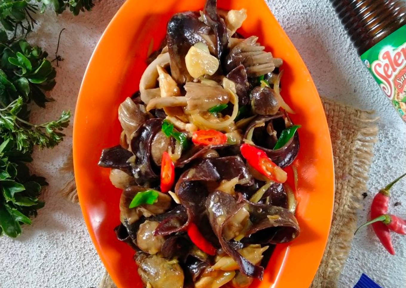 Ayam Tumis Aneka Jamur ala Kobe