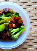 Brokoli dan daging steak saus tiram