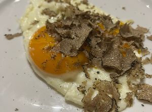 Foto di Uovo occhio di bue al tartufo