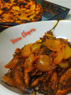 करेले प्याज़ की सब्जी (karele pyaz ki sabzi recipe in Hindi) रेसिपी मुख्य फोटो