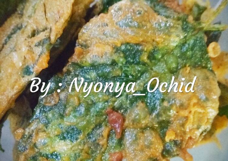 Kripik Bayam krriiiuukk. 😍