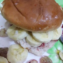 A picture of Fruit jam burger.