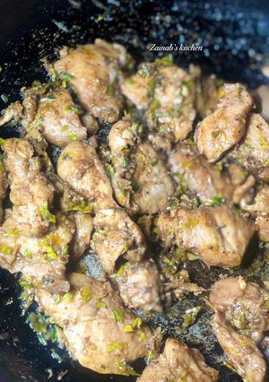 A picture of Simple garlic fried chicken🧄🍽🍗.