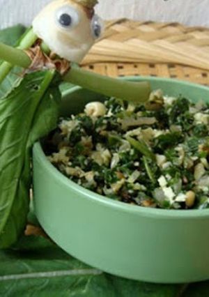 A picture of Mulangi keerai/ radish leaf poriyal.