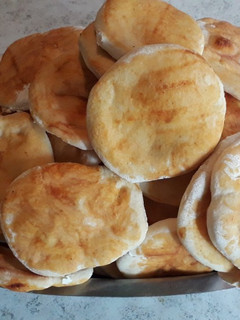 Una foto de Pizzetas rápidas para un viernes en la noche