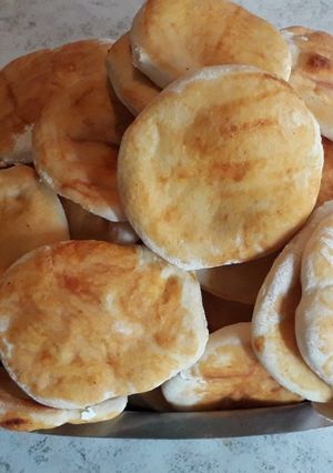Una foto de Pizzetas rápidas para un viernes en la noche