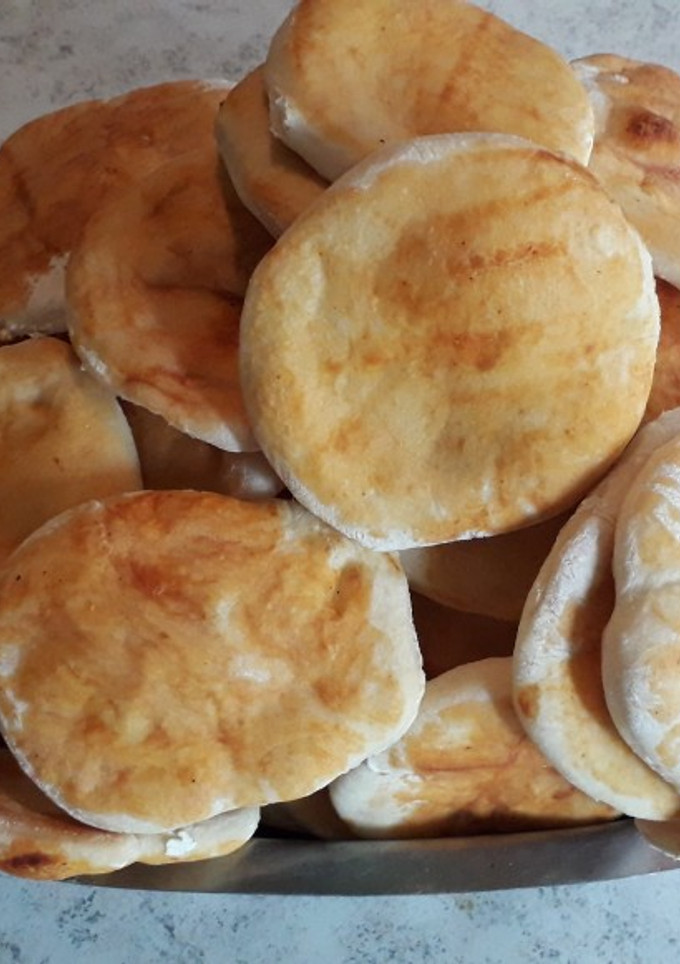 Una foto de Pizzetas rápidas para un viernes en la noche
