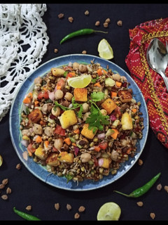 A picture of Protein Sprouts Salad.