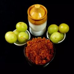 A picture of Amla Chunda.