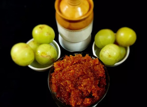 A picture of Amla Chunda.