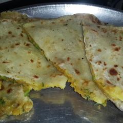 A picture of Aloo paratha.