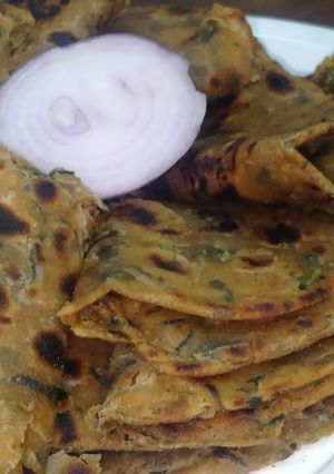 मेथी के लच्छा पराठा (Methi Laccha Parathas Recipe in Hindi) रेसिपी मुख्य फोटो