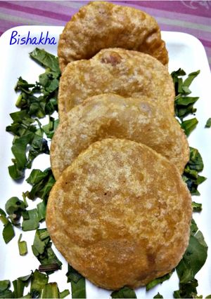A picture of Dal stuffed Kachori.