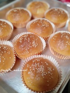 Foto resep Roti Burger (basic roti with whip cream)