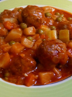 Una foto de Albóndigas a la hortelana