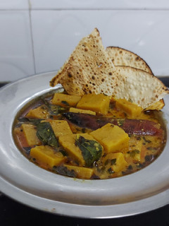 ઢોકળી નુ શાક (Dhokli Shak Recipe In Gujarati) રેસીપી મુખ્ય ફોટો