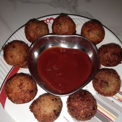 A picture of Cheese balls.