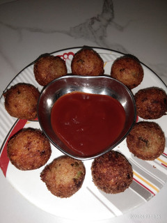 A picture of Cheese balls.