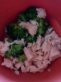Una foto de Ensalada de salmón y brócoli