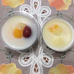 A picture of Puding buah.