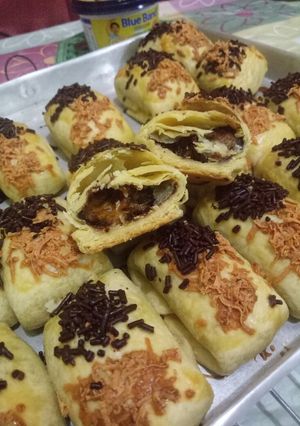 Foto resep BOLEN PISANG COKLAT yang mudah gak pake capek dan gak satu2 ya