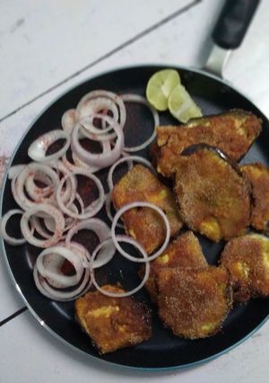 A picture of Brinjal rava fry.