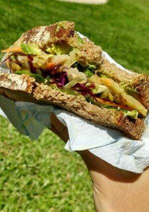 Una foto de Sándwich de vegetales (vegano)