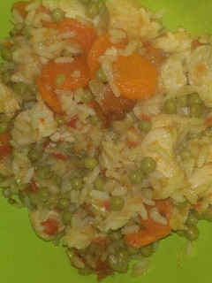 Una foto de Arroz con pollo de verduras