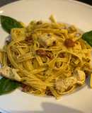 Fettuccine Alfredo con pollo y bacon
