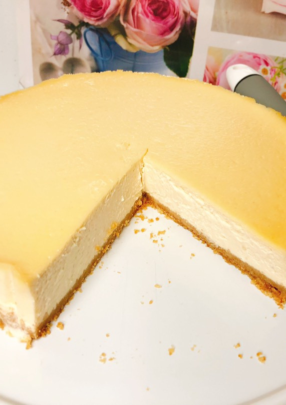 Una foto de Cheesecake con coulis de frutos rojos!!!