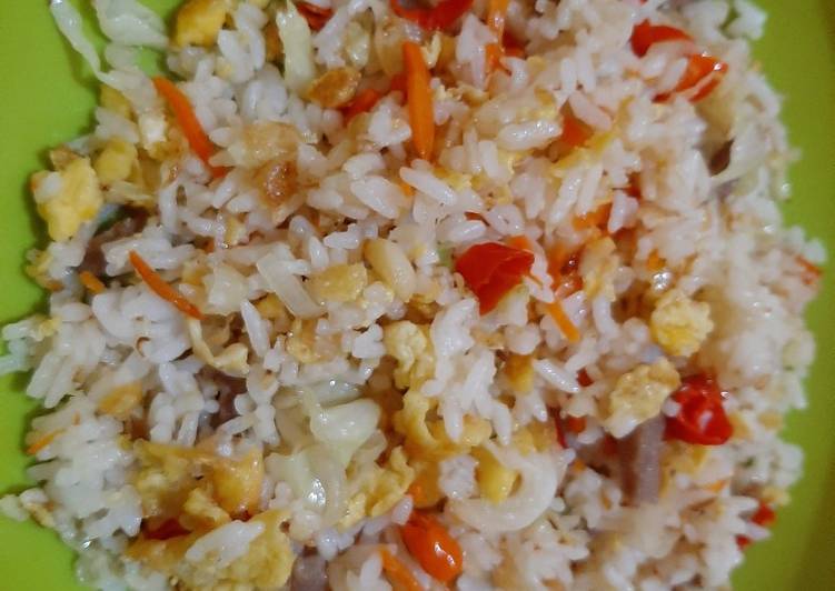 Cara Termudah Menyiapkan Nasi goreng hongkong pedas Menggugah Selera