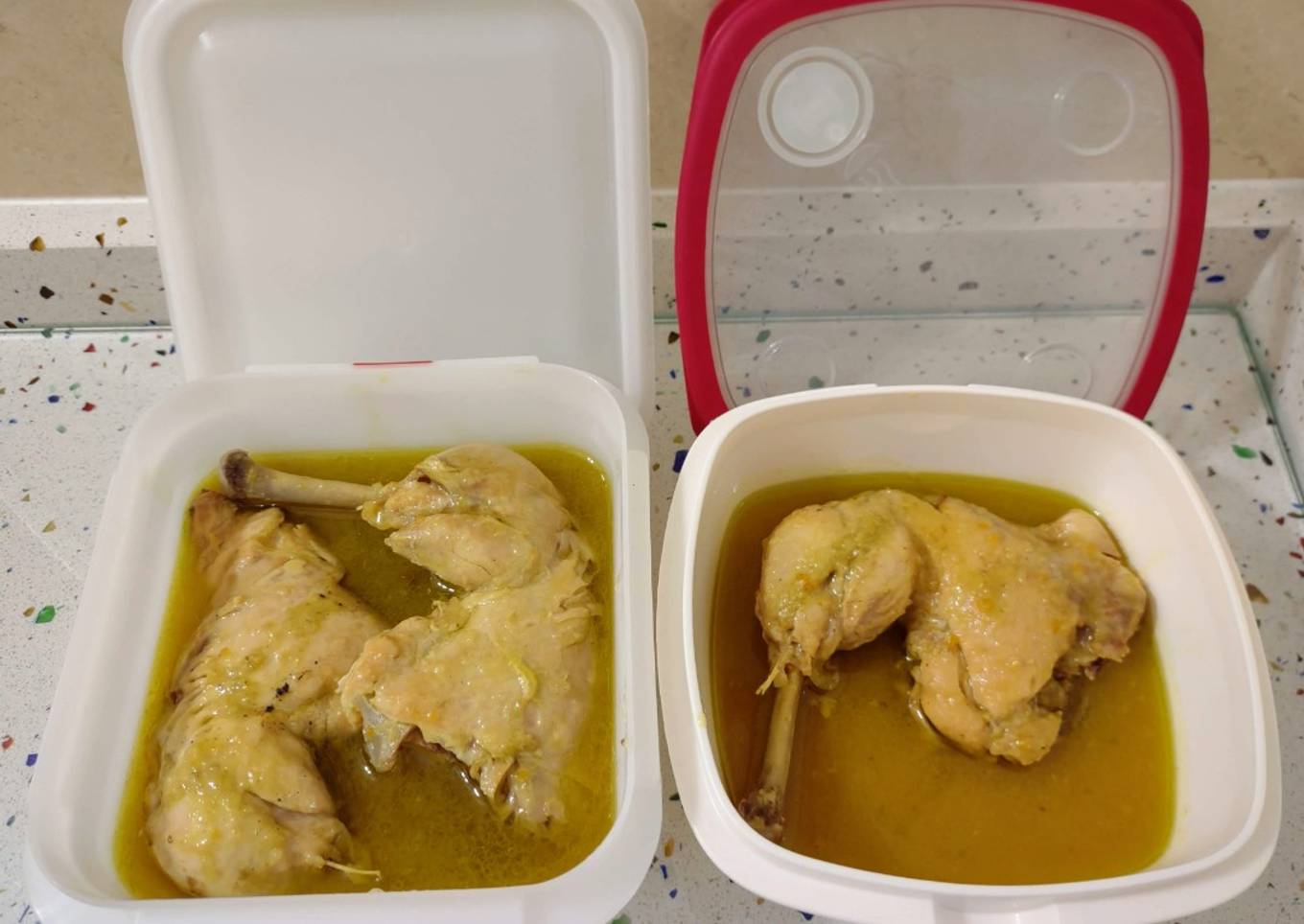 Traseros de pollo en salsa para guardar en congelador